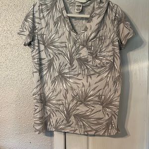 VS pink shirt in gray